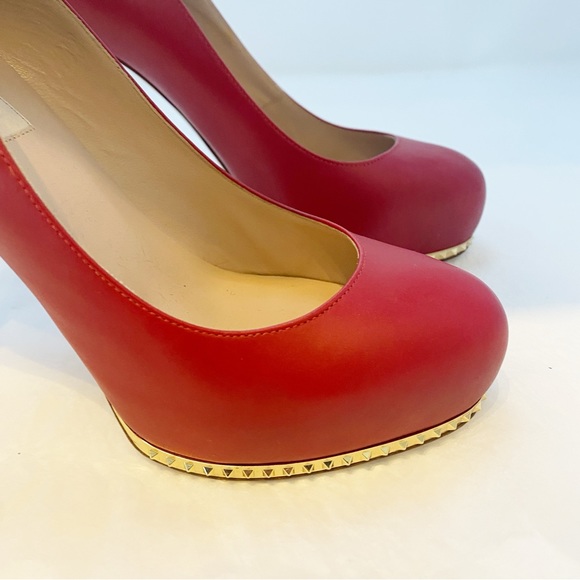 Valentino Garavani Platform Pumps in Red - 37 - Picture 5 of 16